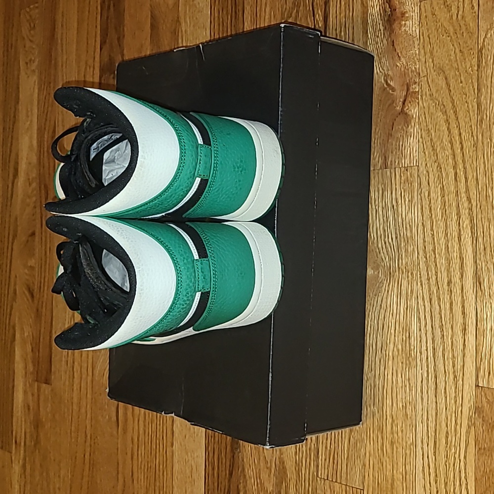 Jordan 1 Mid Pine Green View 4